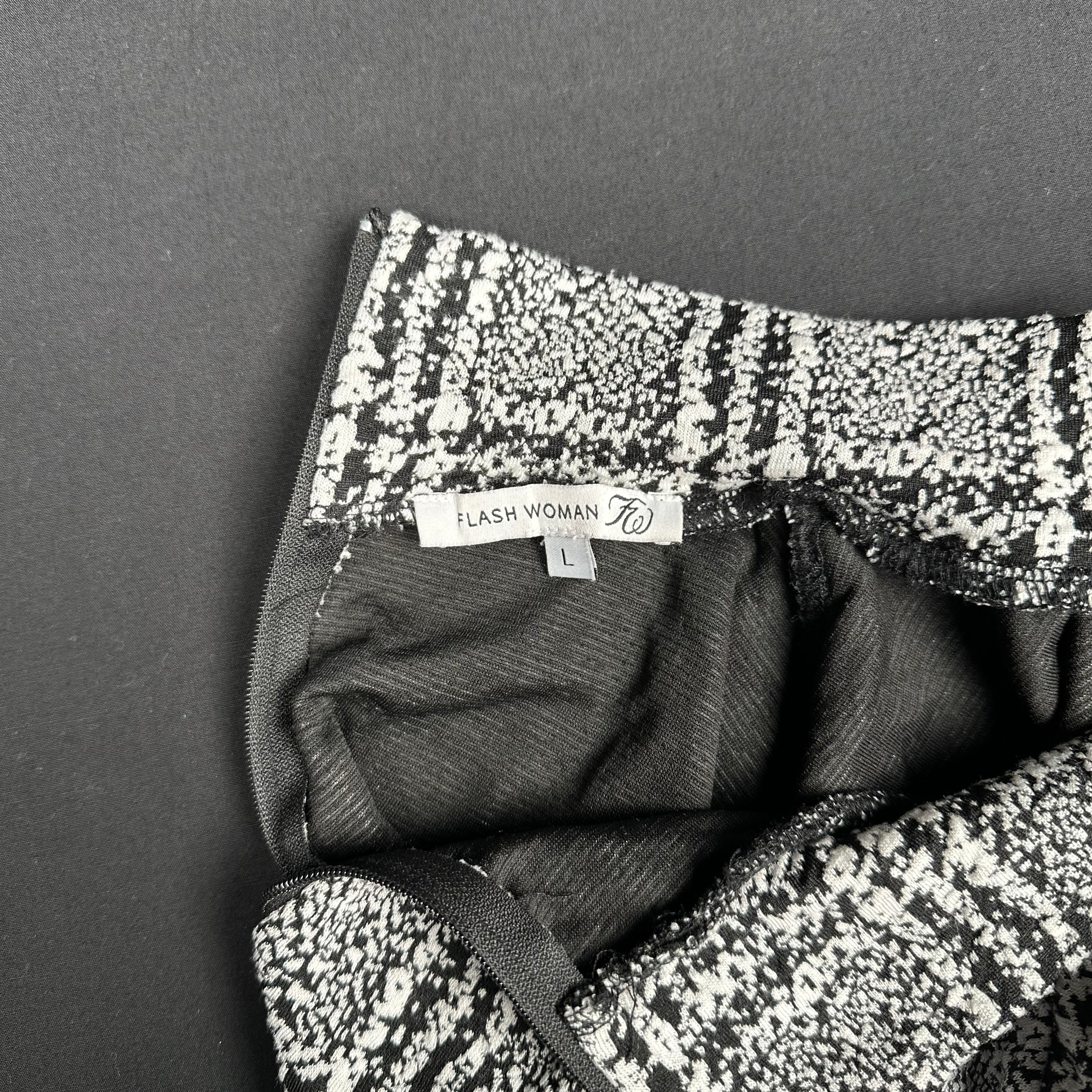 Flash Woman - blouse - White, Black - (Storlek: L)